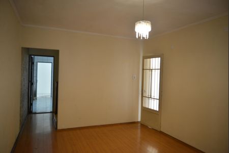 Casa à venda com 182m², 3 quartos e 2 vagasSala