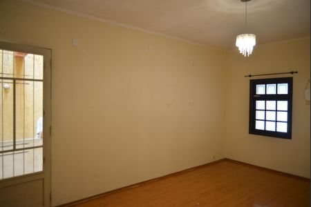 Casa à venda com 182m², 3 quartos e 2 vagasSala