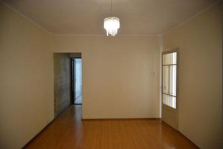 Casa à venda com 182m², 3 quartos e 2 vagasSala