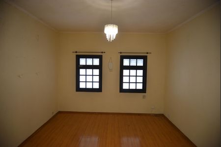 Casa à venda com 182m², 3 quartos e 2 vagasSala