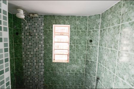 Banheiro de apartamento para alugar com 1 quarto, 33m² em São Cristóvão, Rio de Janeiro