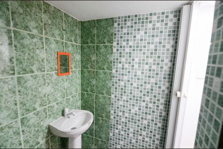 Banheiro de apartamento para alugar com 1 quarto, 33m² em São Cristóvão, Rio de Janeiro