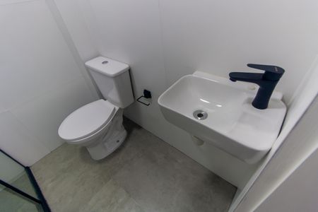 Apartamento para alugar com 57m², 2 quartos e sem vaga Apartamento para alugar com 57m², 2 quartos e sem vagaBanheiro