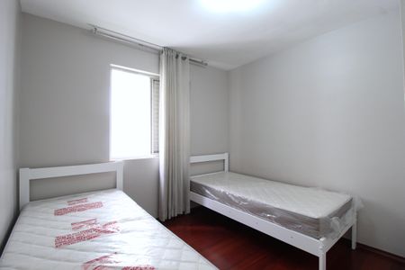 Quarto 1 de apartamento para alugar com 2 quartos, 60m² em Itaim Bibi, São Paulo