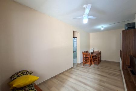 Sala de apartamento para alugar com 2 quartos, 67m² em Vila Tupi, Praia Grande