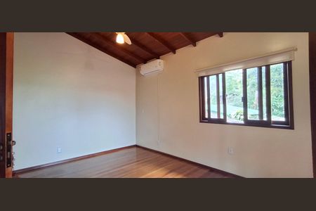 Suíte 2 de casa para alugar com 4 quartos, 250m² em Campeche, Florianópolis