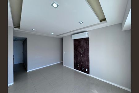 Sala de apartamento para alugar com 2 quartos, 84m² em Barra da Tijuca, Rio de Janeiro