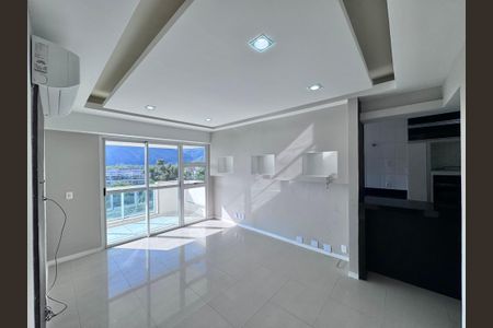 Sala de apartamento para alugar com 2 quartos, 84m² em Barra da Tijuca, Rio de Janeiro