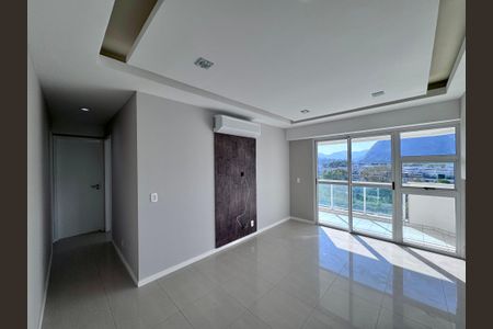 Sala de apartamento para alugar com 2 quartos, 84m² em Barra da Tijuca, Rio de Janeiro