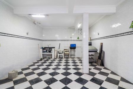 Casa à venda com 226m², 3 quartos e 5 vagas Casa à venda com 226m², 3 quartos e 5 vagasÁrea Comum - Salão