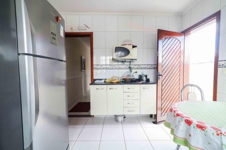 Casa à venda com 226m², 3 quartos e 5 vagas Casa à venda com 226m², 3 quartos e 5 vagasCozinha