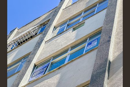 Apartamento para alugar com 55m², 2 quartos e sem vaga Apartamento para alugar com 55m², 2 quartos e sem vagaPlaca