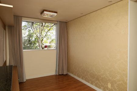 Sala de apartamento para alugar com 2 quartos, 50m² em Vila Raquel, São Paulo