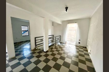 Sala 1 de casa para alugar com 5 quartos, 64m² em Jardim Tijuco, Guarulhos