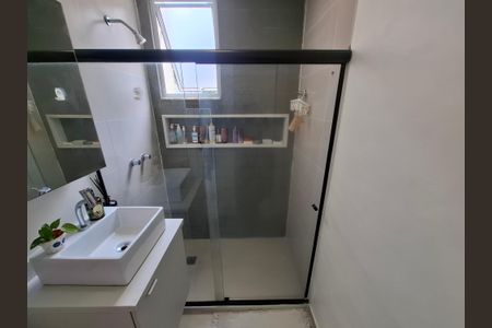 Banheiro  de apartamento à venda com 1 quarto, 40m² em Laranjeiras, Rio de Janeiro