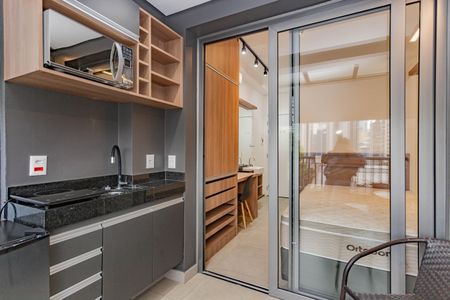 Varanda  de kitnet/studio para alugar com 1 quarto, 18m² em Liberdade, São Paulo