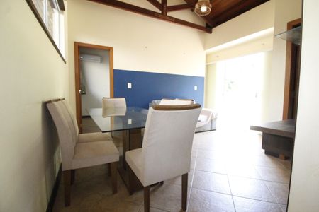 Sala de casa de condomínio para alugar com 1 quarto, 49m² em Itapuã, Salvador