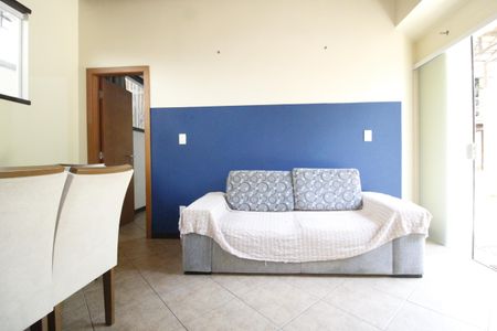 Sala de casa de condomínio para alugar com 1 quarto, 49m² em Itapuã, Salvador