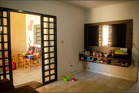 Casa para alugar com 2 quartos, 170m² em Chácara do Governador, Goiânia