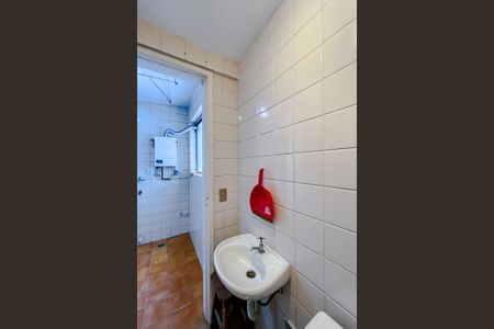 Apartamento à venda com 81m², 3 quartos e 2 vagasBanheiro de Serviço