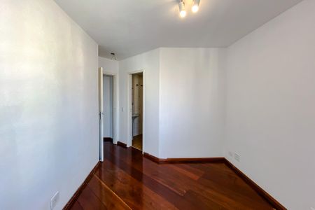 Apartamento para alugar com 81m², 3 quartos e 2 vagas Apartamento para alugar com 81m², 3 quartos e 2 vagasSuíte