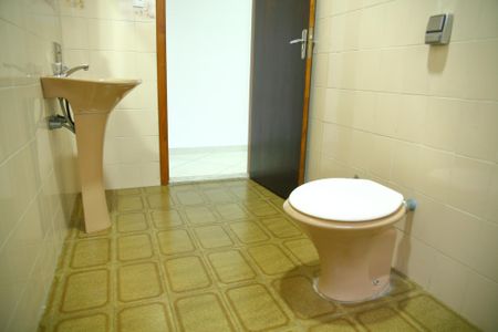 Casa à venda com 179m², 3 quartos e 2 vagasBanheiro 1