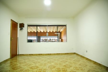 Casa à venda com 179m², 3 quartos e 2 vagasSala