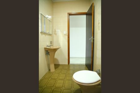 Casa à venda com 179m², 3 quartos e 2 vagasBanheiro 1