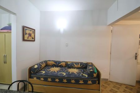 Sala de apartamento para alugar com 1 quarto, 50m² em Jardim Las Palmas, Guarujá