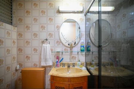 Apartamento à venda com 232m², 3 quartos e 2 vagasBanheiro da Suíte 2