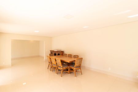 Casa de condomínio à venda com 1076m², 7 quartos e 5 vagas Casa de condomínio à venda com 1076m², 7 quartos e 5 vagasSala