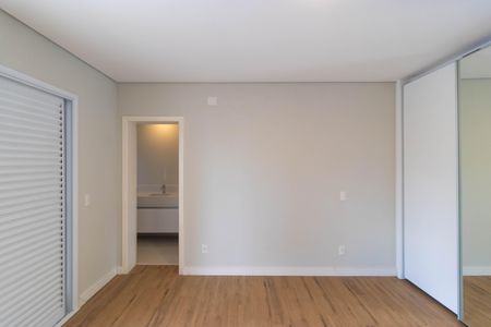 Casa de condomínio à venda com 1076m², 7 quartos e 5 vagas Casa de condomínio à venda com 1076m², 7 quartos e 5 vagasSuíte 04