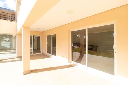 Casa de condomínio à venda com 1076m², 7 quartos e 5 vagas Casa de condomínio à venda com 1076m², 7 quartos e 5 vagasVaranda