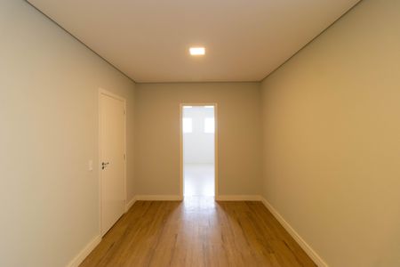 Casa de condomínio à venda com 1076m², 7 quartos e 5 vagas Casa de condomínio à venda com 1076m², 7 quartos e 5 vagasCloset da Suíte 05