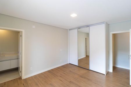 Casa de condomínio à venda com 1076m², 7 quartos e 5 vagas Casa de condomínio à venda com 1076m², 7 quartos e 5 vagasSuíte 04