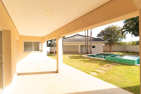 Casa de condomínio à venda com 1076m², 7 quartos e 5 vagas Casa de condomínio à venda com 1076m², 7 quartos e 5 vagasVaranda