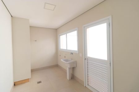 Casa de condomínio à venda com 1076m², 7 quartos e 5 vagas Casa de condomínio à venda com 1076m², 7 quartos e 5 vagasÁrea de Serviço