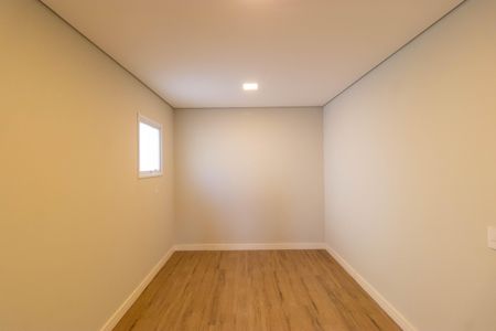 Casa de condomínio à venda com 1076m², 7 quartos e 5 vagas Casa de condomínio à venda com 1076m², 7 quartos e 5 vagasCloset da Suíte 05