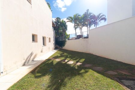 Casa de condomínio à venda com 1076m², 7 quartos e 5 vagas Casa de condomínio à venda com 1076m², 7 quartos e 5 vagasQuintal