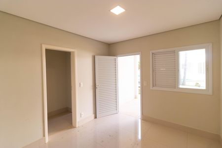 Casa de condomínio à venda com 1076m², 7 quartos e 5 vagas Casa de condomínio à venda com 1076m², 7 quartos e 5 vagasSuíte da Edícula