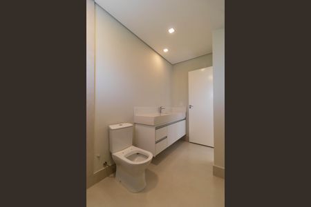 Casa de condomínio à venda com 1076m², 7 quartos e 5 vagas Casa de condomínio à venda com 1076m², 7 quartos e 5 vagasBanheiro da Suíte 04