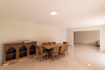 Casa de condomínio à venda com 1076m², 7 quartos e 5 vagas Casa de condomínio à venda com 1076m², 7 quartos e 5 vagasSala