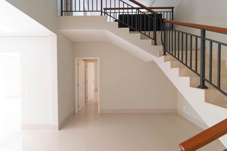 Casa de condomínio à venda com 1076m², 7 quartos e 5 vagas Casa de condomínio à venda com 1076m², 7 quartos e 5 vagasHall de entrada