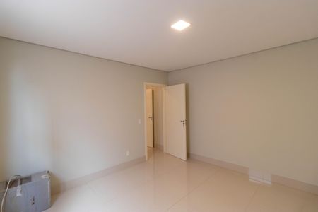 Casa de condomínio à venda com 1076m², 7 quartos e 5 vagas Casa de condomínio à venda com 1076m², 7 quartos e 5 vagasSuíte 01