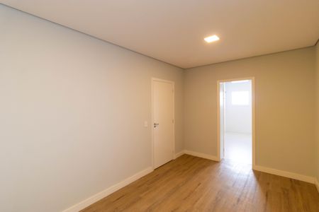 Casa de condomínio à venda com 1076m², 7 quartos e 5 vagas Casa de condomínio à venda com 1076m², 7 quartos e 5 vagasCloset da Suíte 05