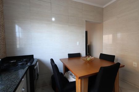 Casa à venda com 125m², 2 quartos e 2 vagasCozinha