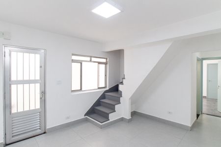 Sala de casa para alugar com 2 quartos, 78m² em Vila Constança, São Paulo