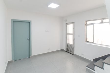 Sala de casa para alugar com 2 quartos, 78m² em Vila Constança, São Paulo