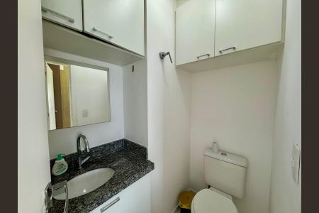 Apartamento à venda com 132m², 3 quartos e 2 vagas Apartamento à venda com 132m², 3 quartos e 2 vagasBanheiro de Serviço