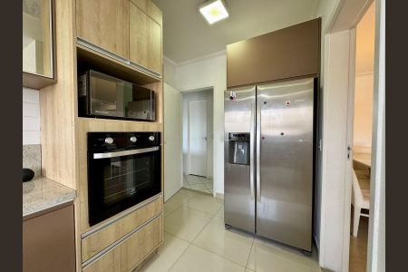 Apartamento à venda com 132m², 3 quartos e 2 vagas Apartamento à venda com 132m², 3 quartos e 2 vagasCozinha